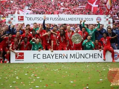 "Бавария" в седьмой раз подряд стала чемпионом немецкой Бундеслиги