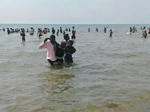 В Уганде как минимум четыре человека погибли в результате опрокидывания лодки