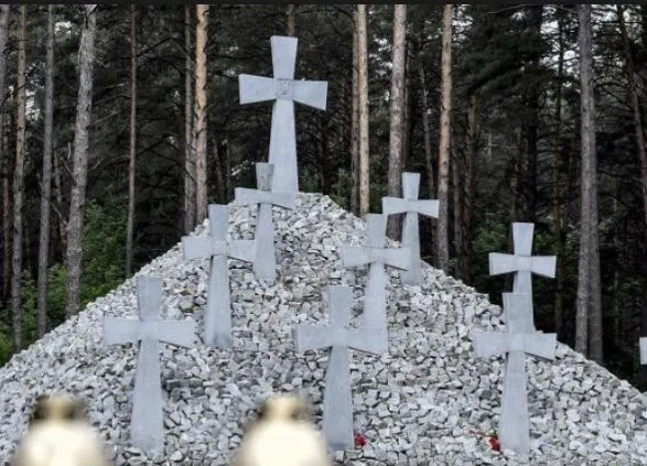 Порошенко вшанував пам’ять жертв політичних репресій