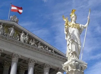 В Австрії йдуть у відставку всі міністри від ультраправої партії