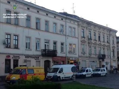 У Львові чоловіка біля таксофону затримали за "мінування"