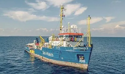 Италия конфисковала судно Sea Watch, на котором доставили мигрантов