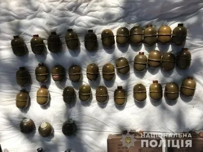 В Луганской области полицейские изъяли арсенал из автоматов, гранатометов и взрывчатки
