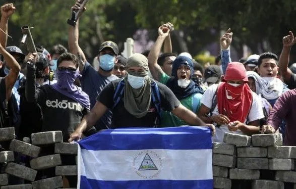 Уряд Нікарагуа під тиском опозиції звільнив 100 політв'язнів