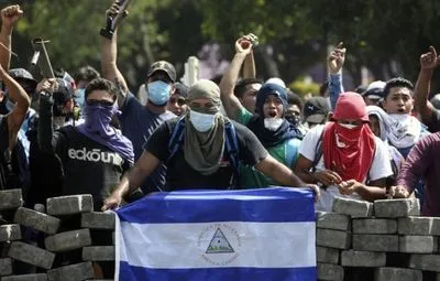 Уряд Нікарагуа під тиском опозиції звільнив 100 політв'язнів