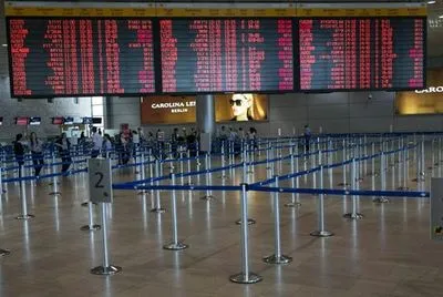 Італійська авіакомпанія скасувала понад 300 рейсів через страйк