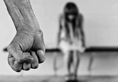 Женщина заявила об изнасиловании сожителем дочери-первоклассницы