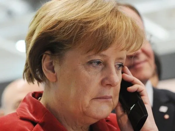 Меркель провела телефонный разговор с Зеленским