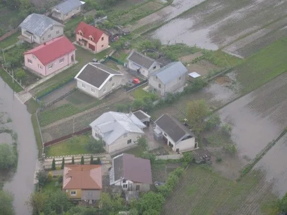Подтопление на западе Украины: уровень воды постепенно спадает