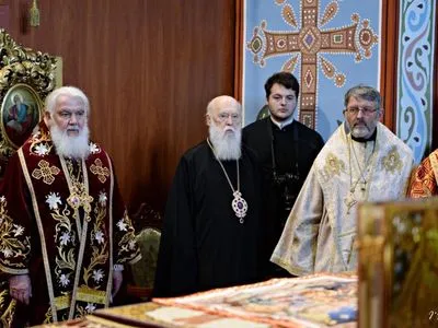 Патриарх Филарет пришел на совместную молитву с митрополитом Епифанием