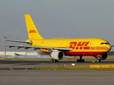 Почтовый сервис DHL приостановил отправку тяжеловесных грузов между США и Венесуэлой