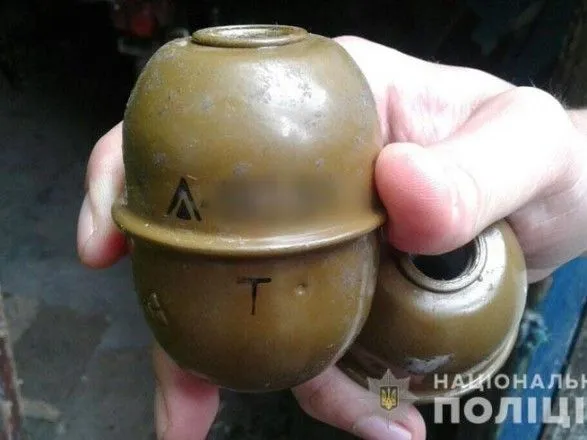 В Донецкой области 18-летний юноша хранил у себя дома гранаты и пластид