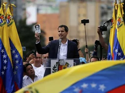 Мадуро блокирует распространение моих речей страной из-за страха - Гуайдо
