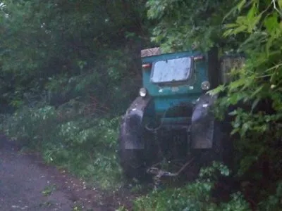 У Донецькій області під колеса трактора потрапив підліток