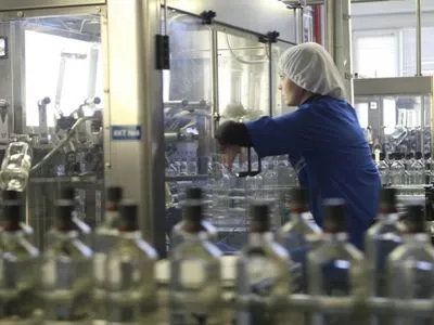 Украина сократила производство легальной водки