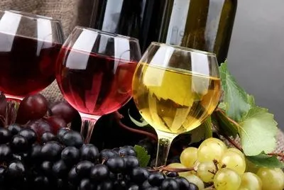 У Росії заборонили держустановам закуповувати імпортні вина