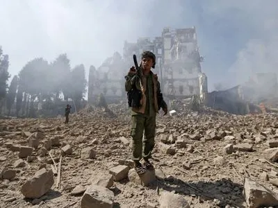 ВВС аравийской коалиции атаковали позиции мятежников в Йемене