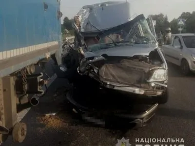 В Днепропетровской области произошло ДТП грузовика и автобуса: 16 детей доставлены в больницы