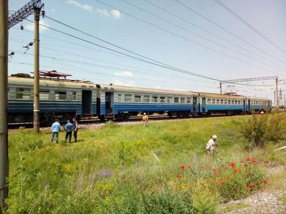 Электричка с пассажирами задымилась в Запорожской области