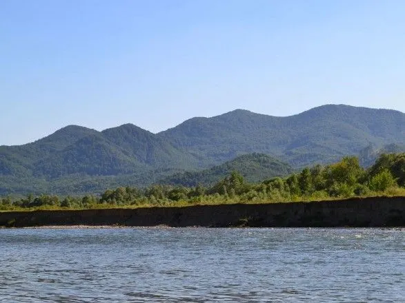 Найденная в реке на Закарпатье мертвая девочка оказалась гражданкой Румынии