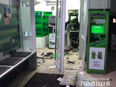 В Киеве взорвали банкомат и украли деньги