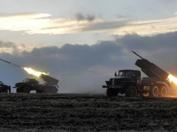 Бойовики нарощують важке озброєння на Донбасі – СЦКК