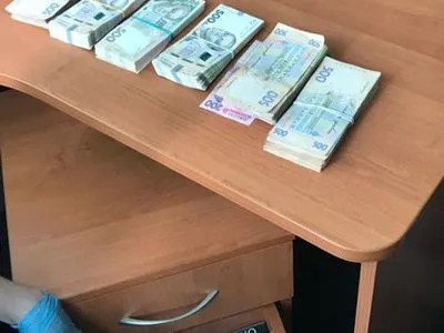 Посадовців "Укрзалізниці" затримали на хабарі у 270 тис. грн