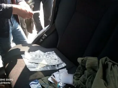 Сотрудника "Киевтрансгаза" поймали на взятке в 12 тыс. долларов