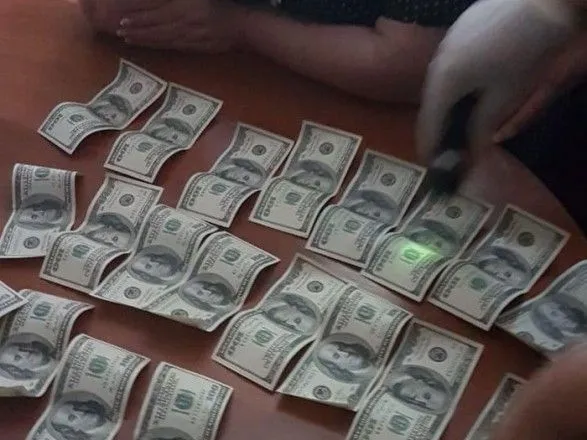 Сельский глава в Одесской области погорела на взятке в 10 тыс. долларов