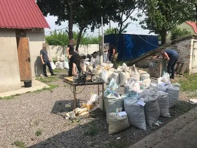СБУ изъяла почти 2 тонны янтаря у иностранца в Житомирской области