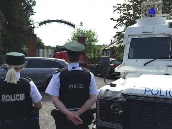 Поліція знешкодила бомбу, прикріплену до патрульного автомобілю в Північній Ірландії