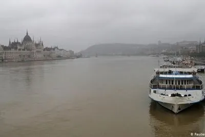 Аварія на Дунаї: в Угорщині розширили пошуки зниклих безвісти