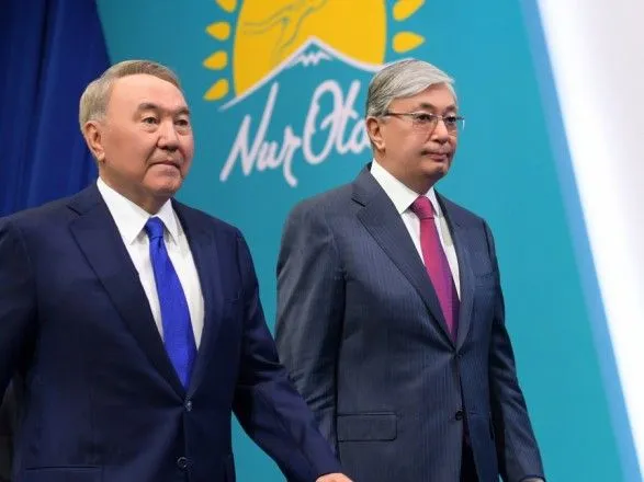 Новий глава Казахстану заявив, що радиться з Назарбаєвим і в цьому бачить сенс транзиту влади