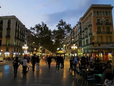 Мужчина с пневматическим оружием вызвал панику в центре Барселоны