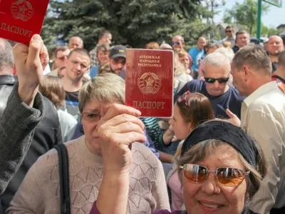 МВС РФ заявило про "тисячі заяв від жителів Донбасу" про громадянство Росії