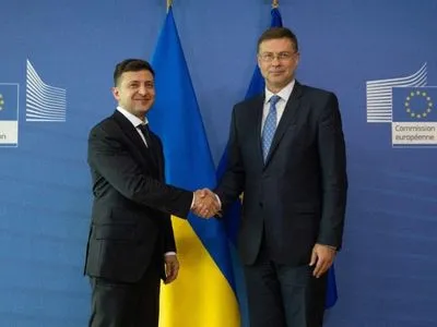 Президент Украины встретился с Вице-президентом Европейской Комиссии Валдисом Домбровскисом