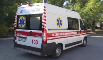 В Киевской области пьяная вооруженная женщина напала на бригаду "скорой"