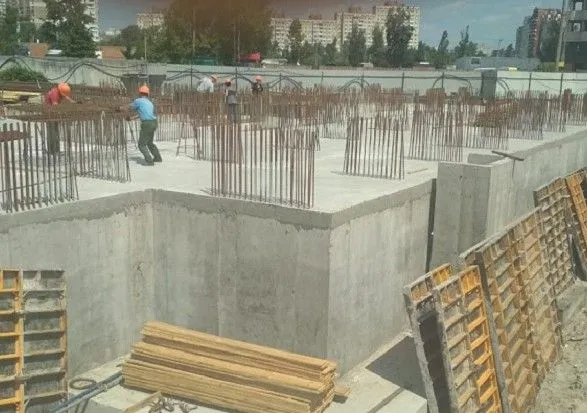 “Київміськбуд” показав хід будівництва ЖК “Райдужний”
