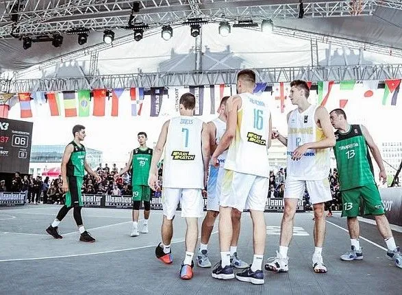 yuniorska-zbirna-ukrayini-viyshla-v-1-4-finalu-chs-z-basketbolu