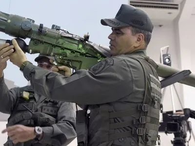 Військові Венесуели навчають колумбійських повстанців користуватись російськими ПЗРК "Ігла-С" - Bloomberg