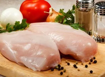Контролери розповіли, чи не потрапила в Україну зіпсована польська курятина