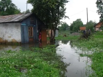 Последствия непогоды в Украине: два человека погибли, подтоплено 2,6 тыс. домов, повреждено 97 мостов