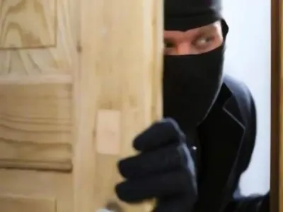 На Київщині пограбували будинок нардепа
