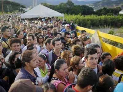 После открытия границы с Колумбией, из Венесуэлы выехало почти 20 тысяч человек