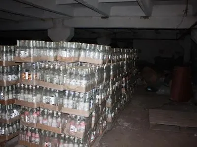 Алкогольный фальсификат из "ЛНР" поставляют контрабандой через Беларусь в страны ЕС - СМИ