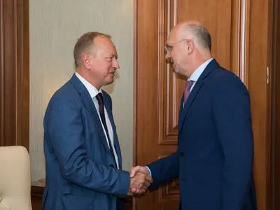 Спецпредставитель Украины провел переговоры с главой правительства Молдовы по политического кризиса