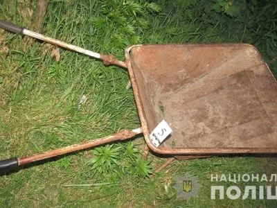 В Борисполе мужчина зарубил знакомого и закопал тело в огороде