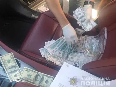 В Днепропетровской области на взятке в 25 тыс. долларов задержали председателя ОТГ
