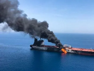 США звинуватили Іран у атаці на танкери в Оманській затоці