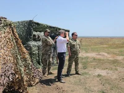Секретар РНБО та Міністр оборони взяли участь у випробуваннях ракет системи залпового вогню "Вільха"